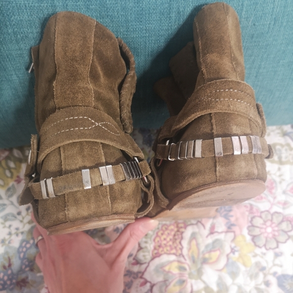 Isabel Marant Gaucho Buckled Boots - Picture 5 of 7